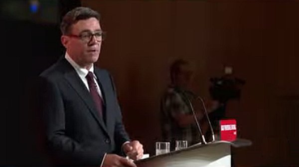 Andy Burnham, primo ministro del Regno Unito